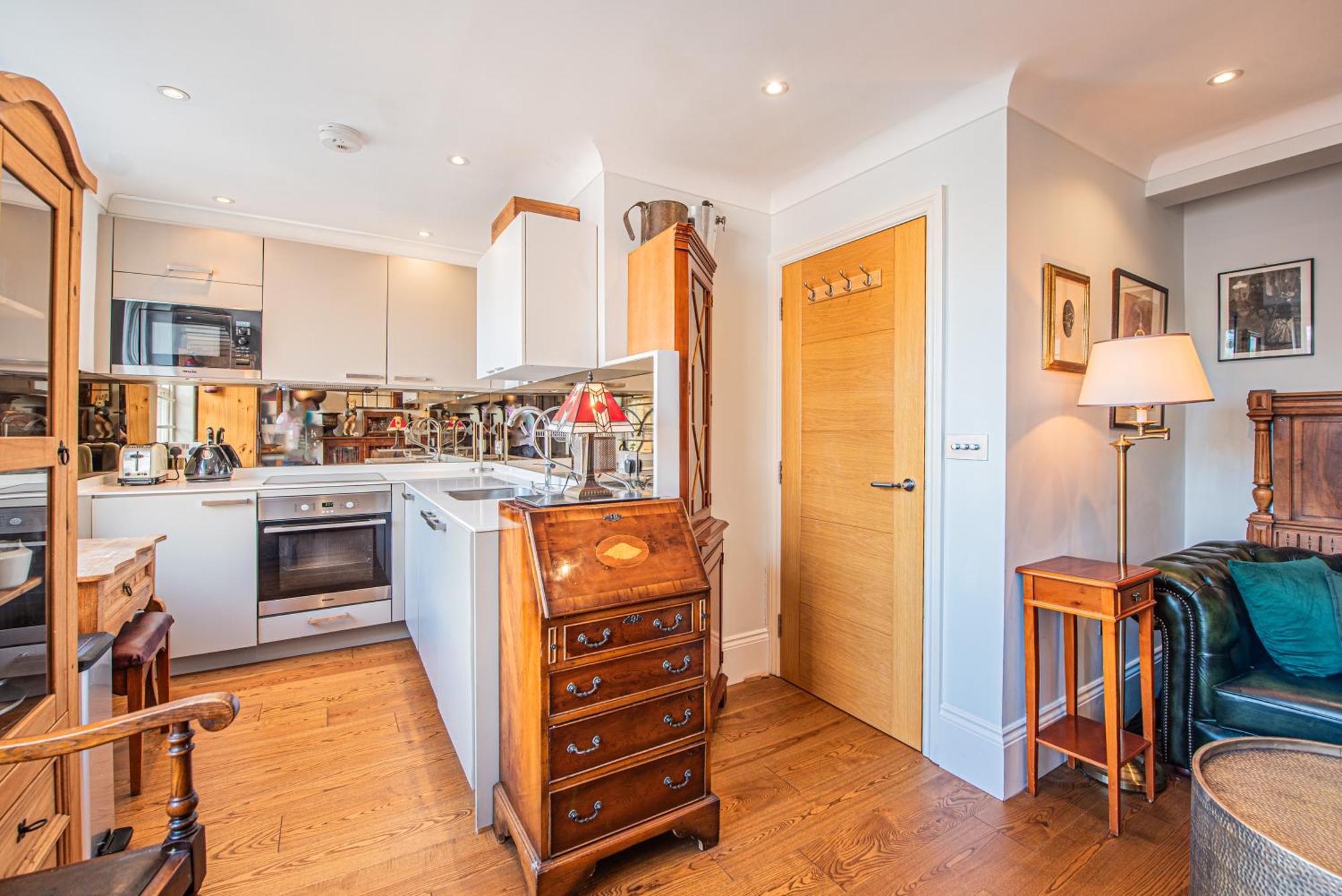 Stylish 1-Bed Flat In Soho - Prime Central ロンドン エクステリア 写真